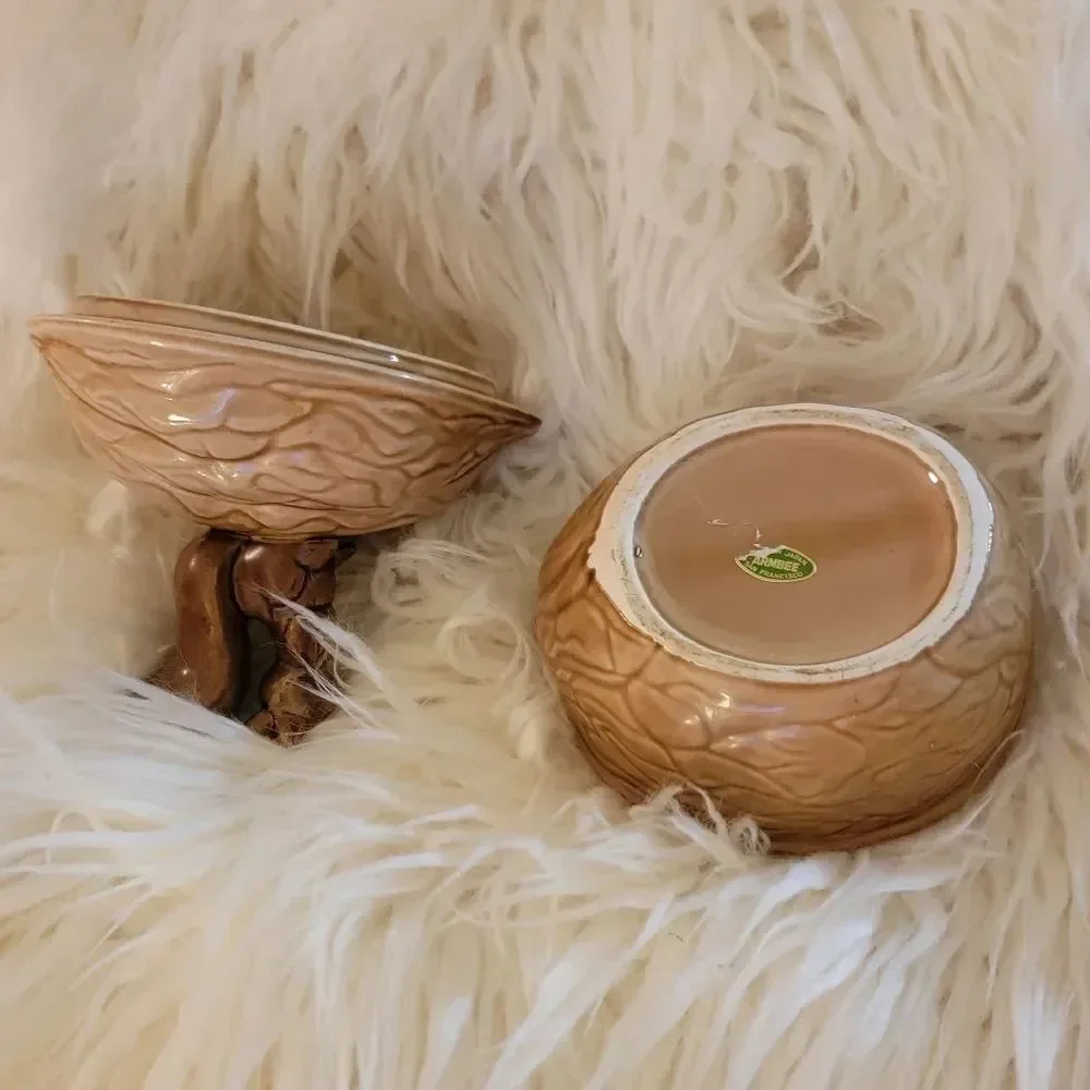 🆕️🐿Vintage Armbee Squirrel on a Walnut Nut/Candy Dish (Japan)